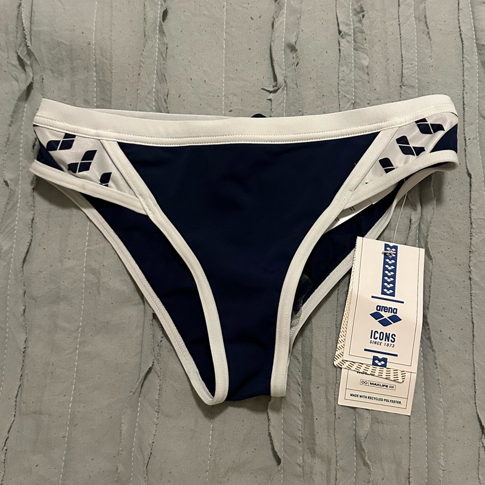 NWT Arena Icons Cross Back Bikini Solid | Size 30